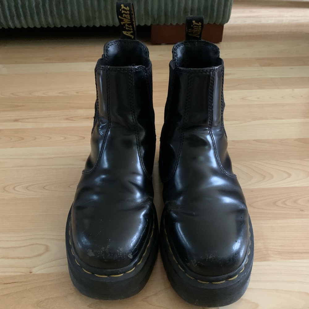 2976 Doc Marten Platform Chelsea Boot